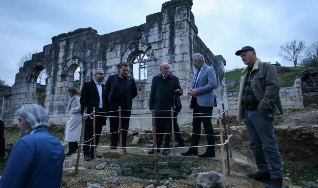 Düzce Belediye Başkanı Faruk Özlü, kentteki tüm siyasi parti il