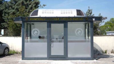 Düzce Belediyesi tarafından inşa edilerek belirli noktalara yerleştirilen Akıllı Durak