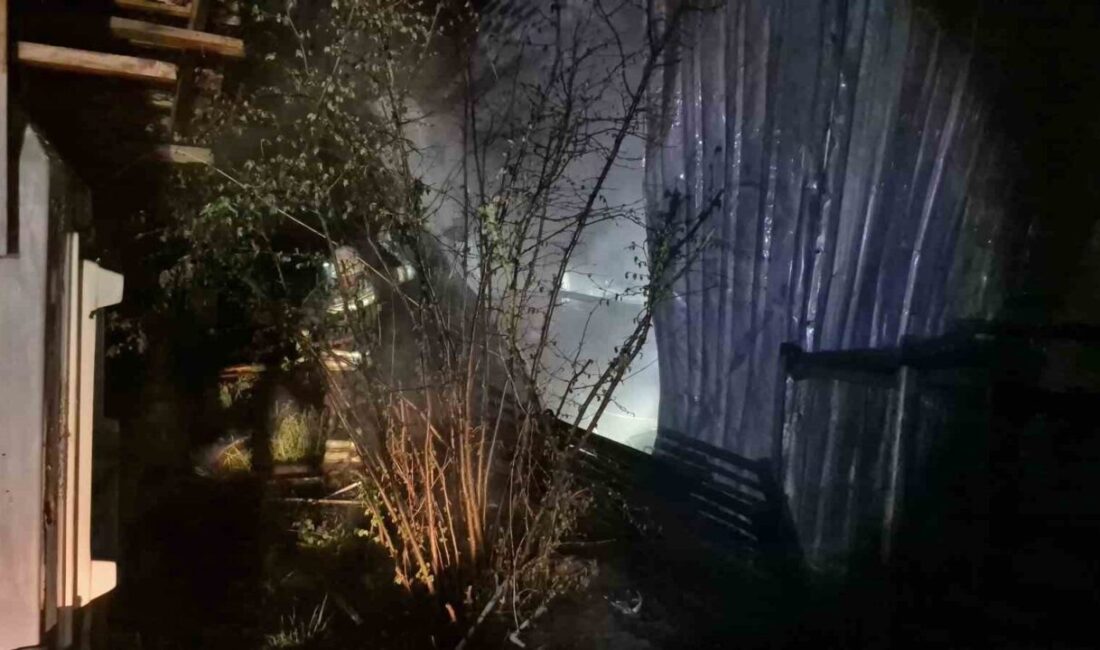 Düzce’de meydana gelen yangında bir evin kazan dairesi alev alev