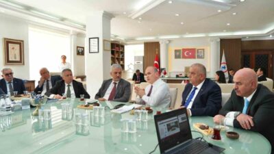 DÜZCE(İHA) – Düzce Belediye Başkanı Dr. Faruk Özlü’nün ev sahipliğinde