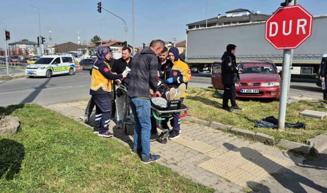 100 kara yolunda yakaladıkları şüpheliyi adliyeye götüren polis aracı ile