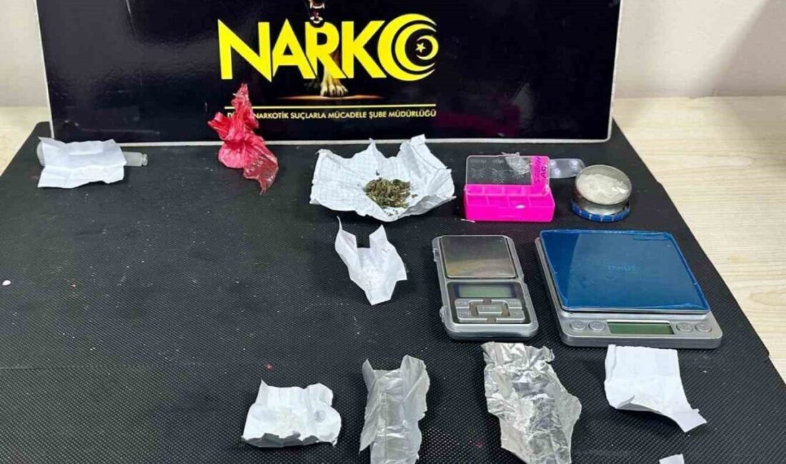 DÜZCE (İHA) – Düzce’de düzenlenen operasyonlarda 2 uyuşturucu satıcısı tutuklandı,