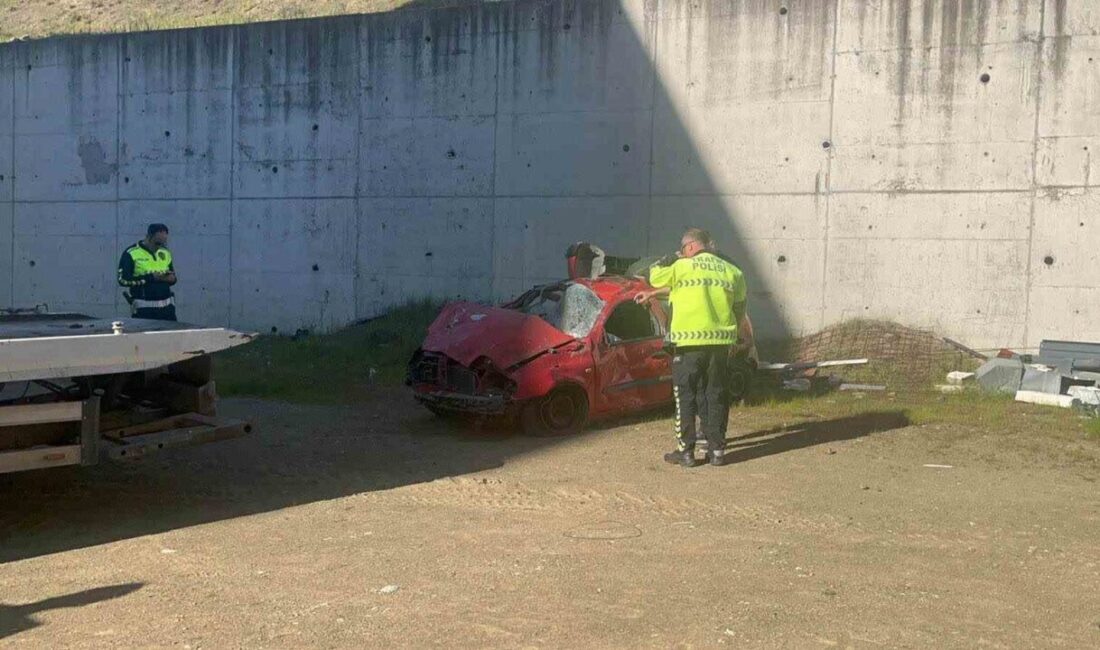 Düzce’de virajı alamayan otomobil, 20 metre yükseklikten bahçeye uçtu. Kazada