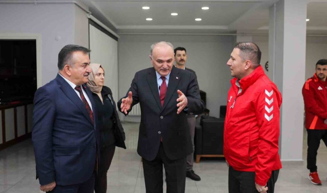 DÜZCE (İHA) – Düzce Belediyesi tarafından gençlerin sosyal, kültürel ve