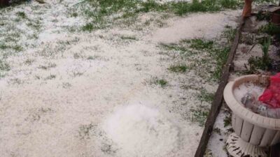 Düzce’de akşam saatlerinde sağanak yağış etkili olurken, yüksek kesimlerde de