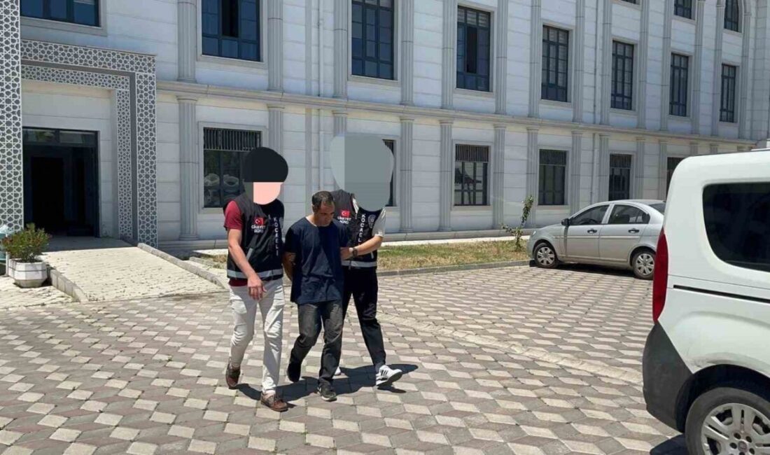 Kocaeli’nin Körfez ilçesinde boşanma aşamasındaki eşi ile bir akrabasını silah