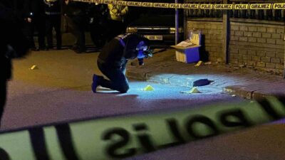 Sakarya’nın Adapazarı ilçesinde dün gece bir şahsın 3 sokak boyunca