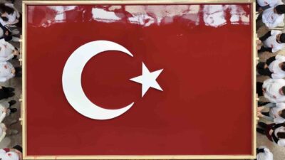 Kocaeli’de Türk Kağıtçılık Günü kapsamında düzenlenen etkinliklerde, geleneksel yöntemlerle kağıttan