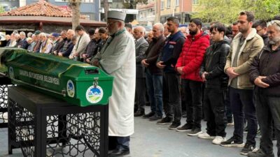 Sakarya’nın Akyazı ilçesinde çıkan kavgada göğsüne aldığı bıçak darbesiyle hayatını