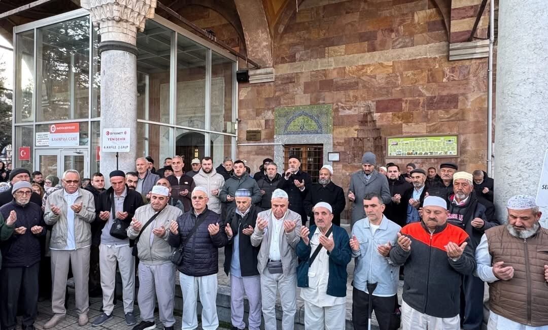 Bilecik’in Bozüyük ilçesinde Kasımpaşa Camii önünde düzenlenen uğurlama programında, hac