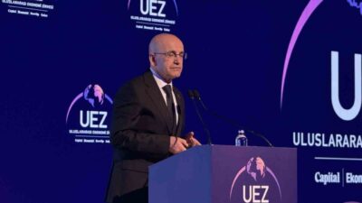 Hazine ve Maliye Bakanı Mehmet Şimşek, Türkiye’de vatandaşların yastık altında