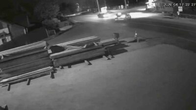 Sakarya’nın Sapanca ilçesinde iki otomobilin çarpışması neticesinde meydana gelen trafik