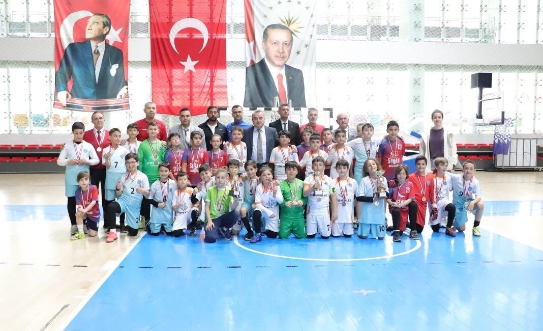 Bilecik’in Bozüyük ilçesinde İlkokul Futsal Turnuvası’nın final müsabakaları yapıldı. Bozüyük