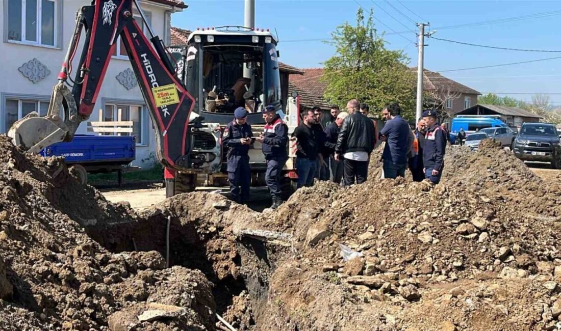 Düzce’de İstanbul Su ve Kanalizasyon İşleri’nin (İSKİ) altyapı çalışması esnasında