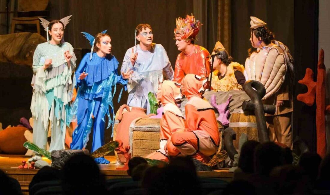 İzmit Körfezi’nde yürütülen dip çamuru temizliği projesi, çocuklara çevre bilinci