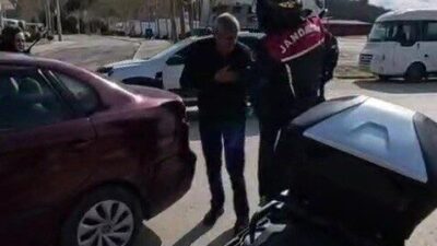 Kocaeli’nin Kandıra ilçesinde aracında kalp krizi geçiren 64 yaşındaki sürücü,