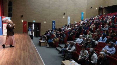 Kocaeli’de düzenlenen programda kadın sağlığı, kanser konusunda bilinçlenme ve erken