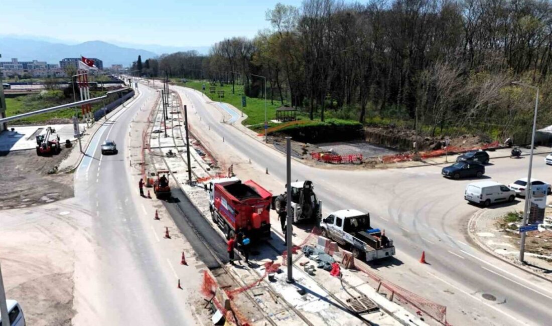 Kocaeli Büyükşehir Belediyesi tarafından projelendirilen Kartepe Tramvay Hattı’nda çalışmalar sürerken,