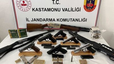 Kastamonu’da jandarma ekipleri tarafından gerçekleştirilen çalışmalarda çok sayıda silah ele