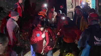 Kastamonu’nun Küre ilçesinde dağlık alanda dolaştığı sırada dengesini kaybederek uçuruma