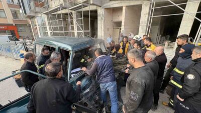 Kastamonu’nun Tosya ilçesinde ekmek taşıyan minibüs ile kamyonetin çarpışması neticesinde