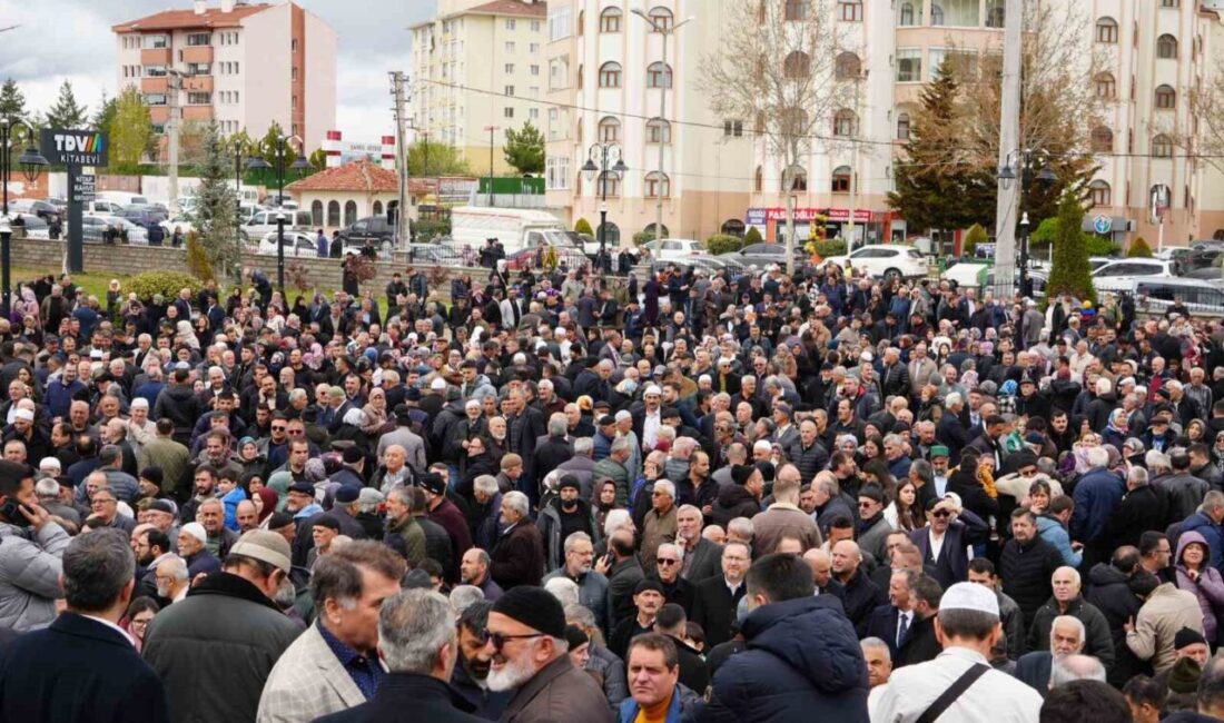 Kastamonu’da 190 hacı adayından oluşan ilk hac kafilesi, dualar eşliğinde