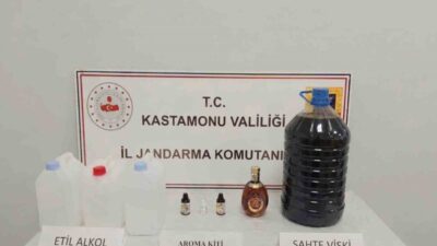 Kastamonu’da jandarma ekipleri tarafından gerçekleştirilen operasyonda çok sayıda makaron, alkol,