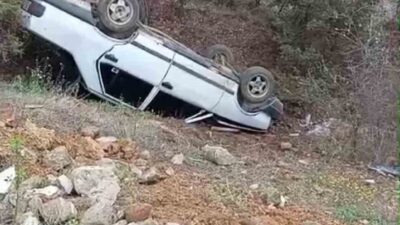 Kastamonu’nun Taşköprü ilçesinde otomobilin ilaç makinesine çarparak takla atması neticesinde