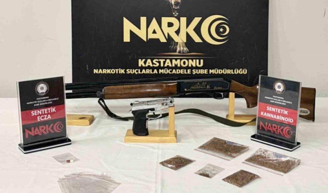 Kastamonu’da polis ekiplerince gerçekleştirilen uyuşturucu operasyonunda 5 kişi gözaltına alındı.