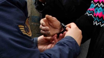 Bolu’da yürütülen “Canlarımız Kaybolmasın” projesi çerçevesinde Alzheimer hastası bir vatandaşa