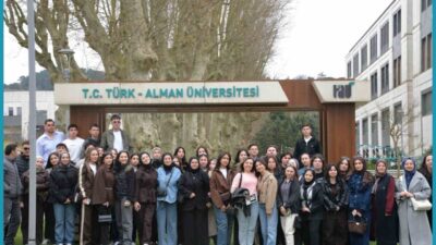 Alman Üniversitesi’ni gezdi, üniversite hakkında bigi aldı. Kaynaşlı Anadolu Lisesi,