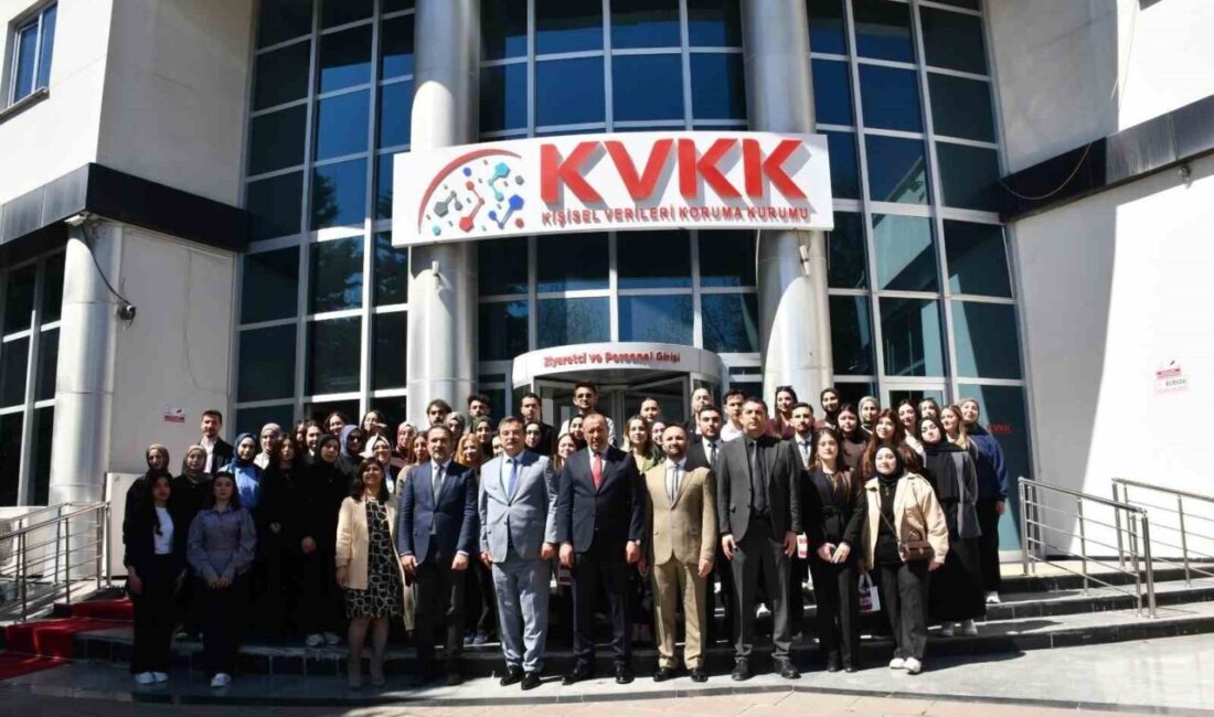 DÜZCE(İHA) – Düzce Üniversitesi öğrencileri kişisel veri hukuku, veri işleme