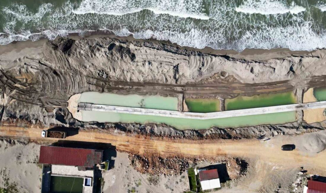 Sakarya’nın Karasu ilçesinde deniz dalgalarının yol açtığı kıyı erozyonunu önlemek