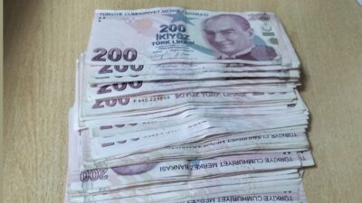 Kocaeli’nin İzmit ilçesinde, iki ayrı kuyumcuda sahte altın bozdurarak dolandırıcılık