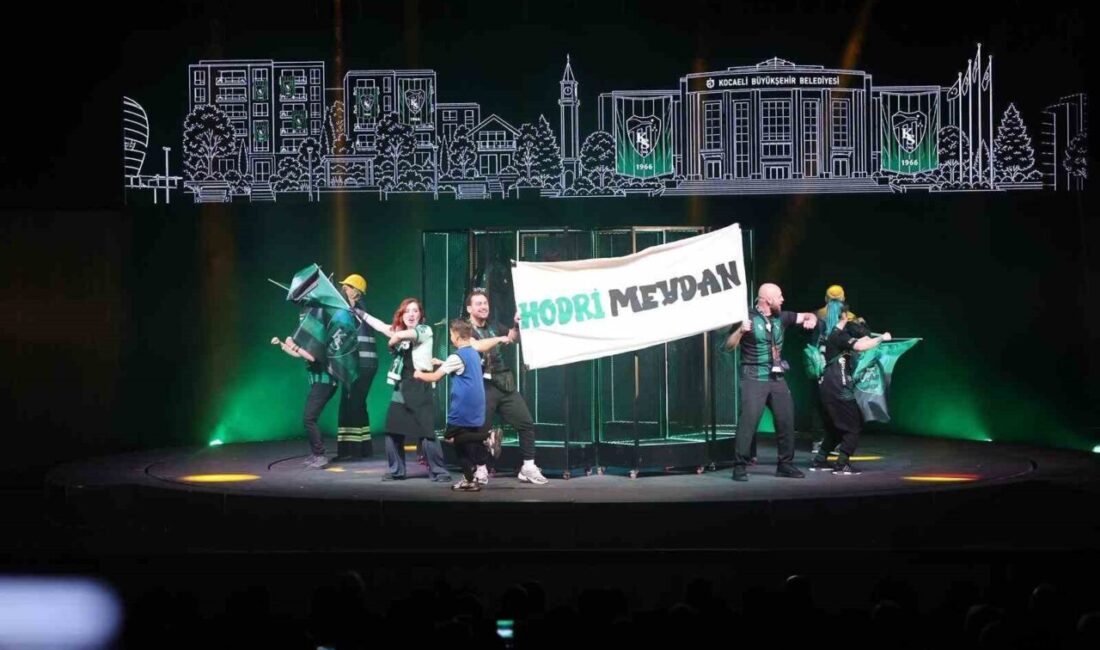 Kocaelispor, kuruluşunun 60’ıncı yıl dönümünü sahnelenen ‘Efsane Forma’ adlı tiyatro