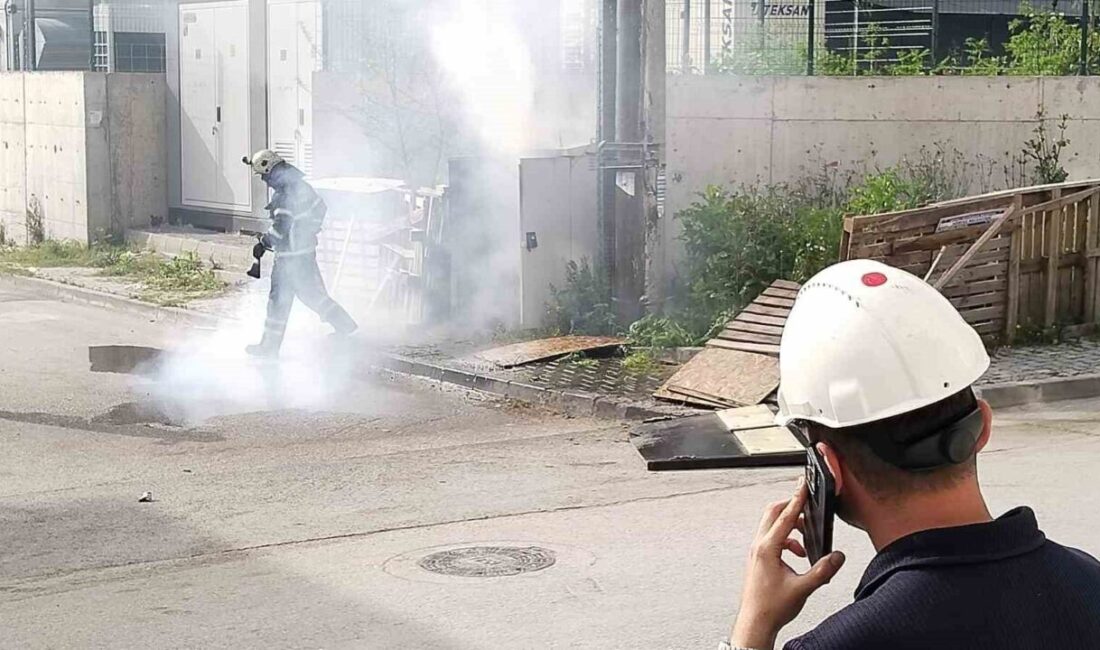 Kocaeli’nin Körfez ilçesinde elektrik trafosunda çıkan yangın, mahalleliye korku dolu