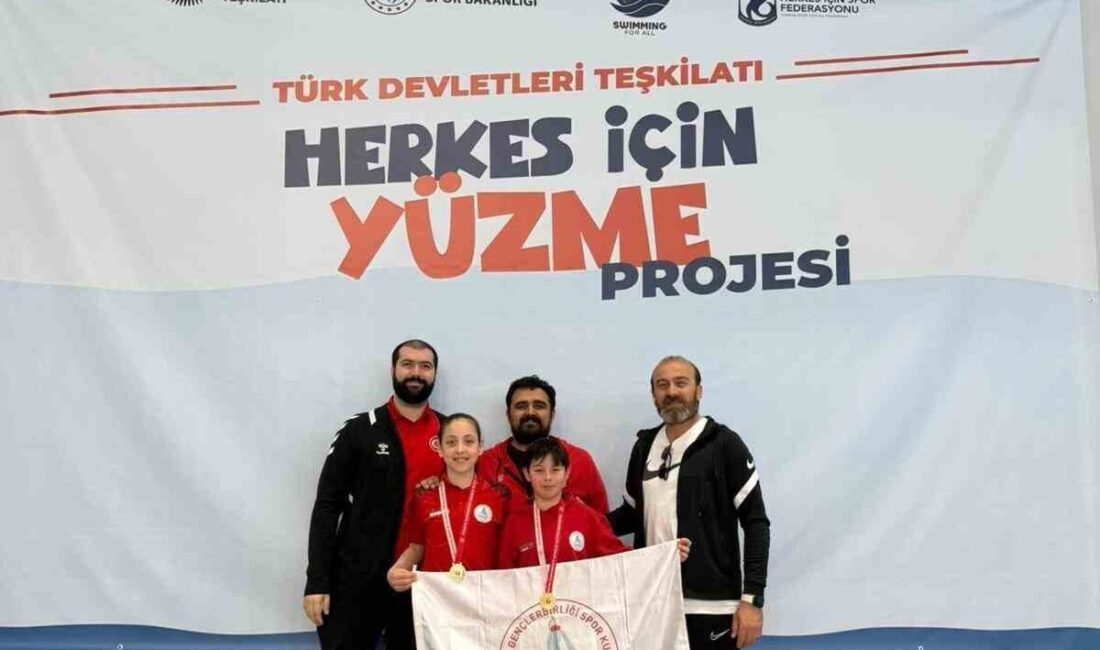 Körfez Gençlerbirliği Spor Kulübü yüzücüleri Zehra Temel ve Poyraz Kaan