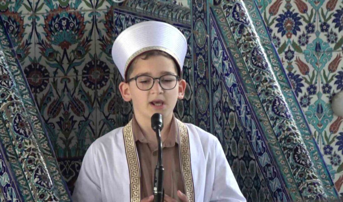 Kocaeli’de 9 yaşındaki Erdem Demirkır, 3 bin kişinin katıldığı cemaatte