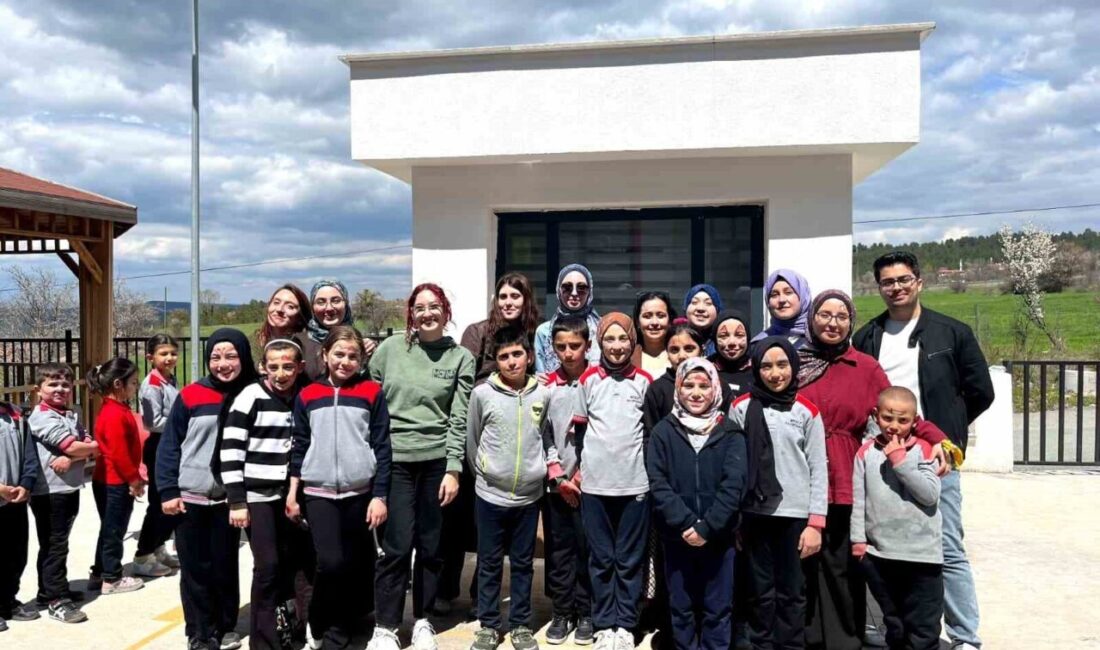 Kastamonu’da ortaokul öğrencilerinin kariyer hayallerine, yapmak istedikleri meslekte çalışan profesyoneller