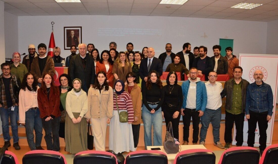 Kocaeli’de Osmanlı mezar taşlarının tarihi ve kültürel derinliği masaya yatırıldı.