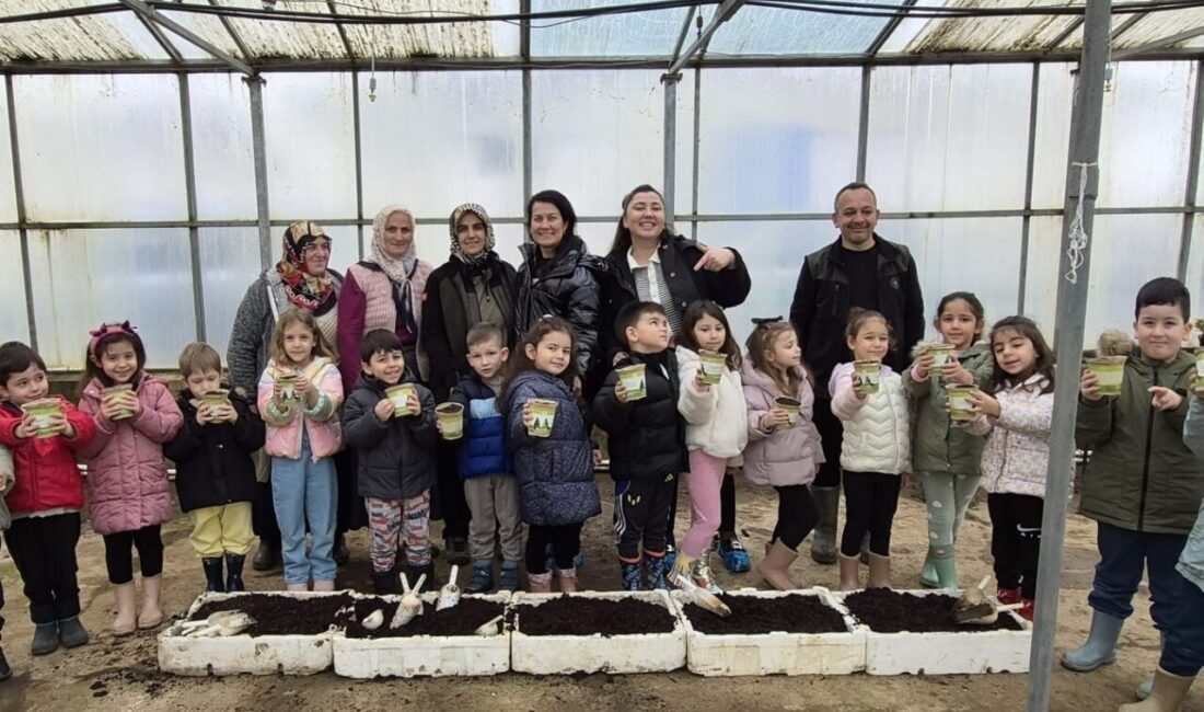 DÜZCE(İHA) – Düzce Orman İşletme Müdürlüğü ekipleri, okullarda düzenledikleri eğitimlerle