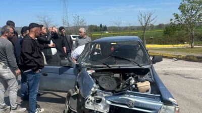 Kocaeli’de otomobil ile otobüsün çarpışması neticesinde 1 kişi yaralanırken, araçlarda