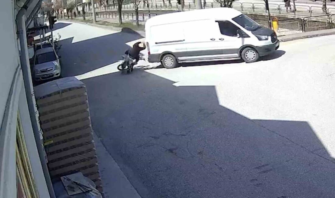 Kastamonu’nun Tosya ilçesinde panelvan araca çarpan motosikletin sürücüsü yaralandı. Kaza