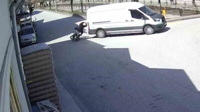 Kastamonu’nun Tosya ilçesinde panelvan araca çarpan motosikletin sürücüsü yaralandı. Kaza