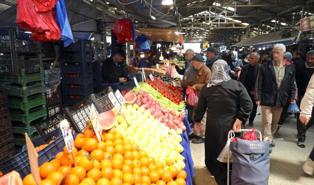 Sakarya’nın Karasu ilçesinde bulunan Halk Pazarı’nda 20 yılı aşkın süredir