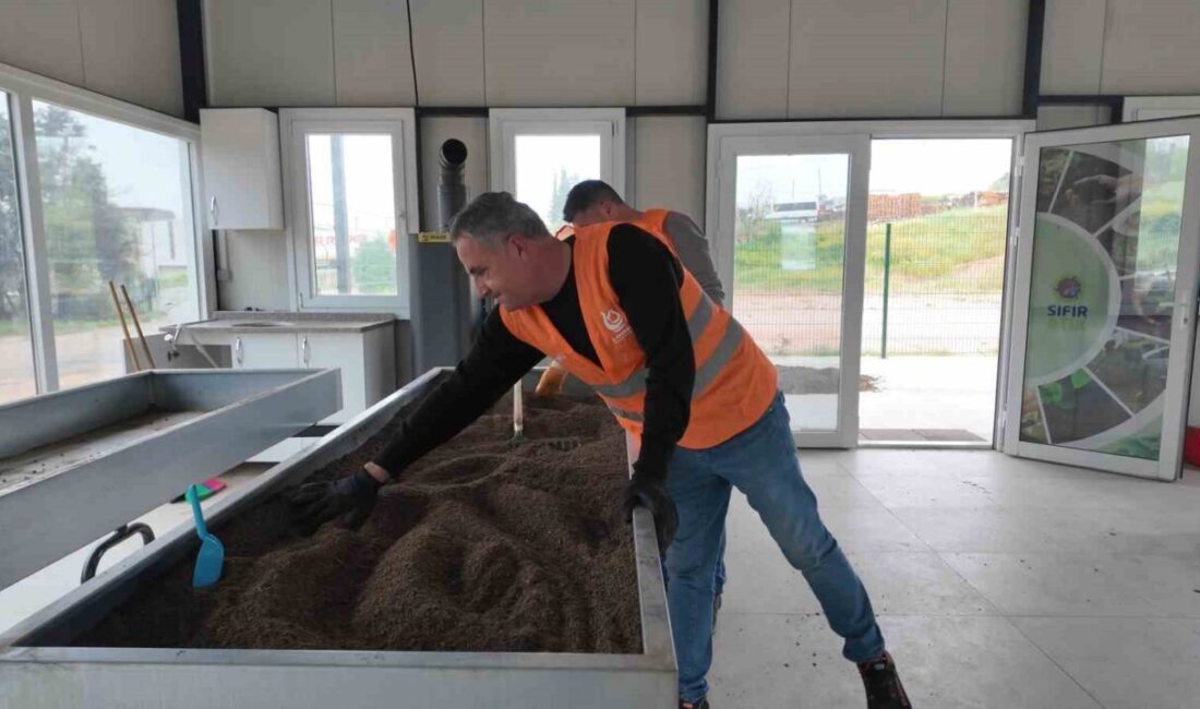 Çayırova Belediyesi tarafından kurulan kompost üretim tesisinde, organik atıklar işlenerek