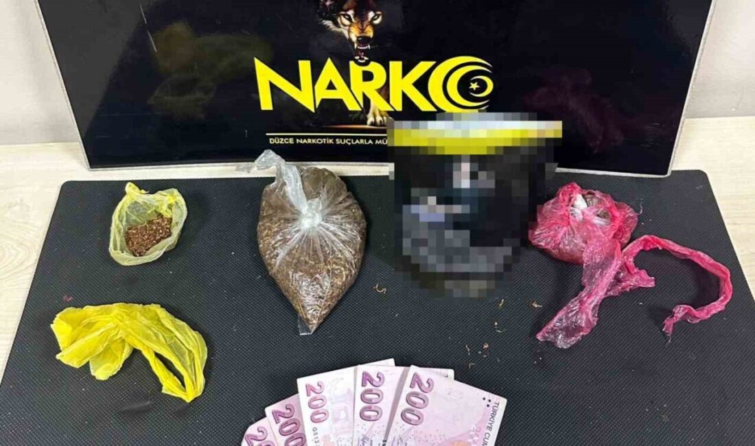 Düzce’de uyuşturucu ticareti yaptığı tespit edilen şahıs çıkarıldığı mahkemece tutuklandı.