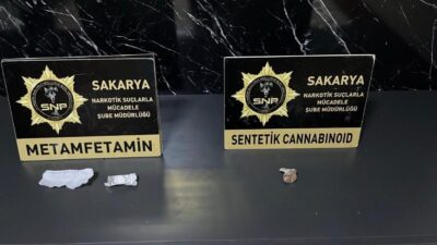 Sakarya’nın Adapazarı ve Serdivan ilçelerinde polis ekiplerince yapılan uyuşturucu operasyonunda