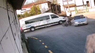 Sakarya’nın Akyazı ilçesinde bir otomobil ile motosikletin çarpıştığı trafik kazasında