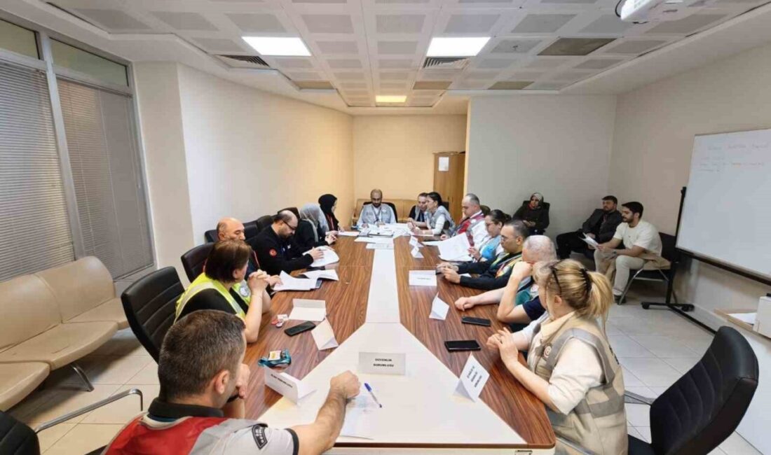 Düzce Atatürk Devlet Hastanesi’nde düzenlenen 2026 Yılı Masa Başı Eğitim